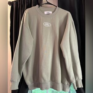 PacSun sage green “LAND ROVER” crewneck sweatshirt

Size L
